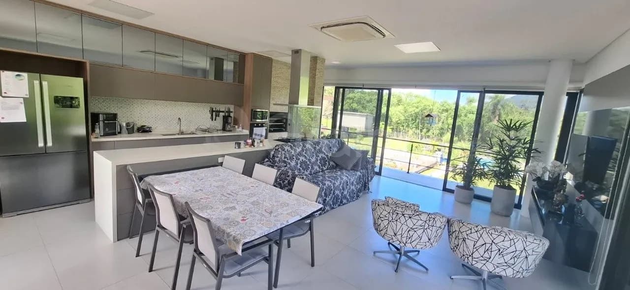 Casa para venda com 3 dormitórios em Sul Do Rio com 300 m² — foto 2