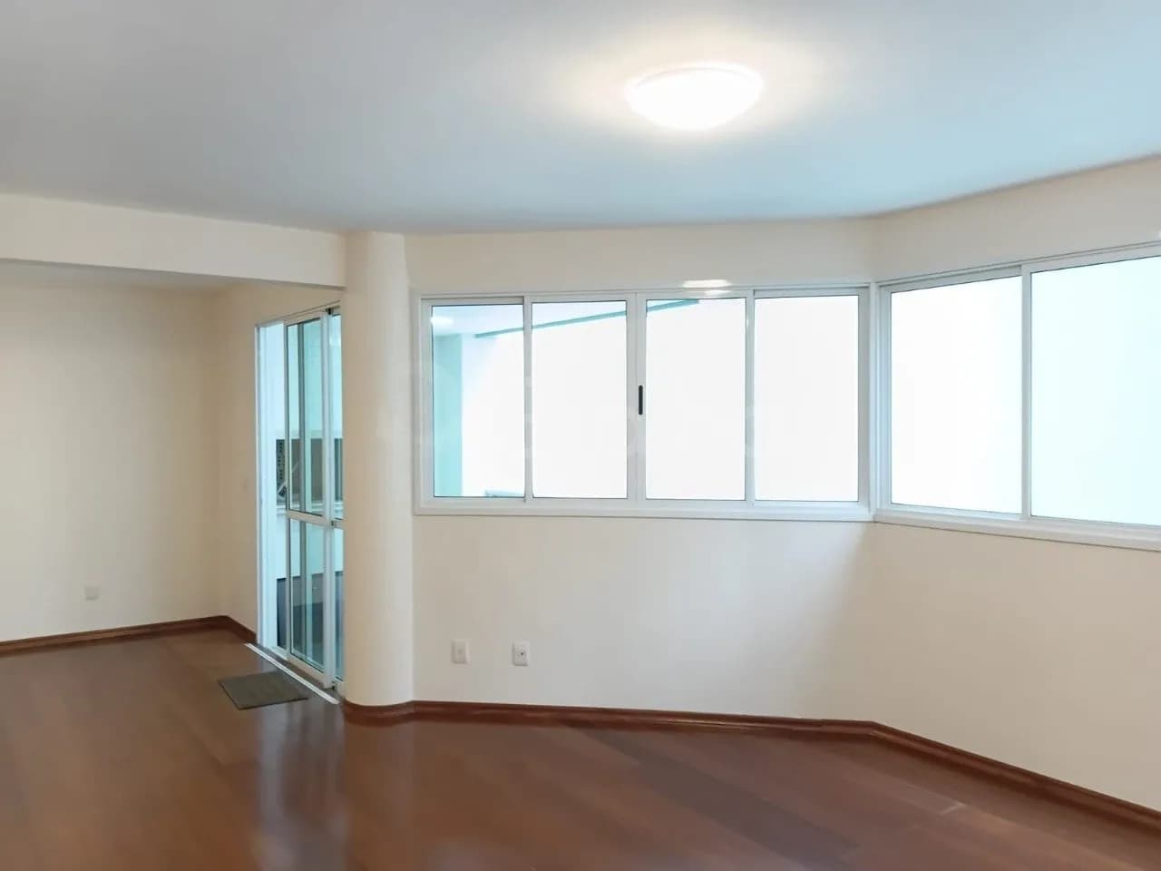 Apartamento para venda com 3 dormitórios em Centro com 164 m² — foto 2