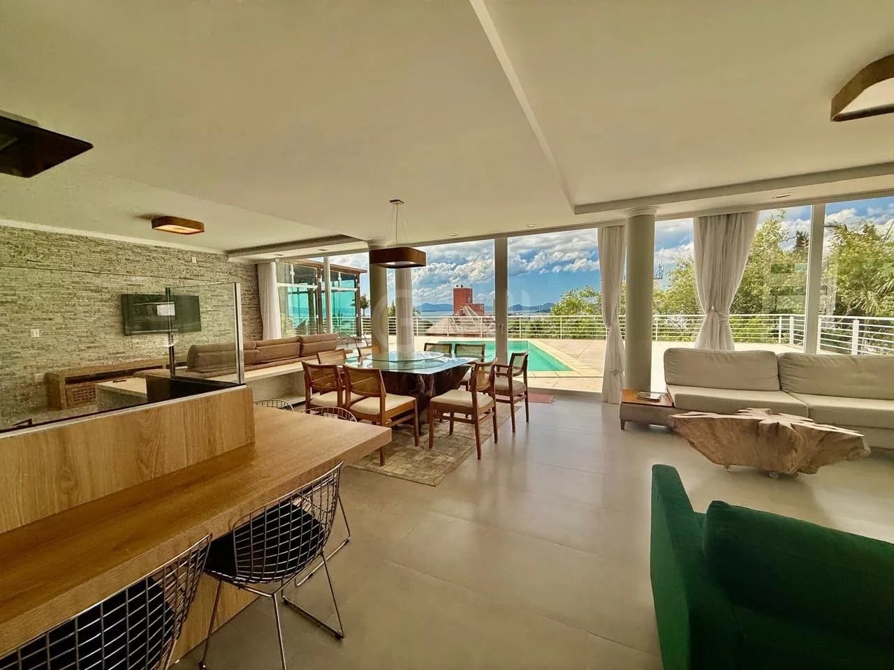 Casa para venda com 3 dormitórios em Agronômica com 365 m² — foto principal