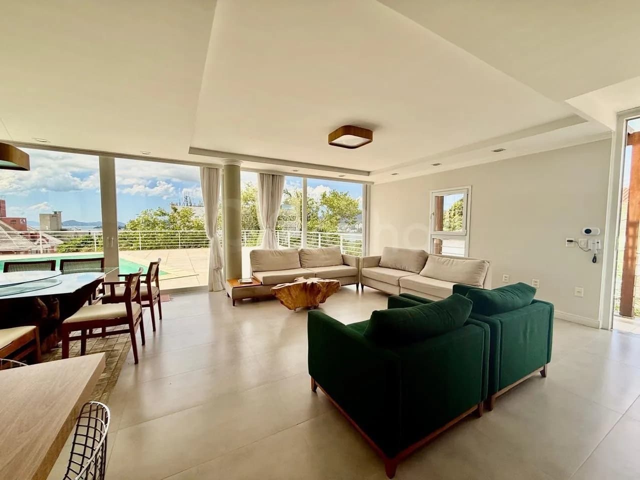 Casa para venda com 3 dormitórios em Agronômica com 365 m² — foto 2