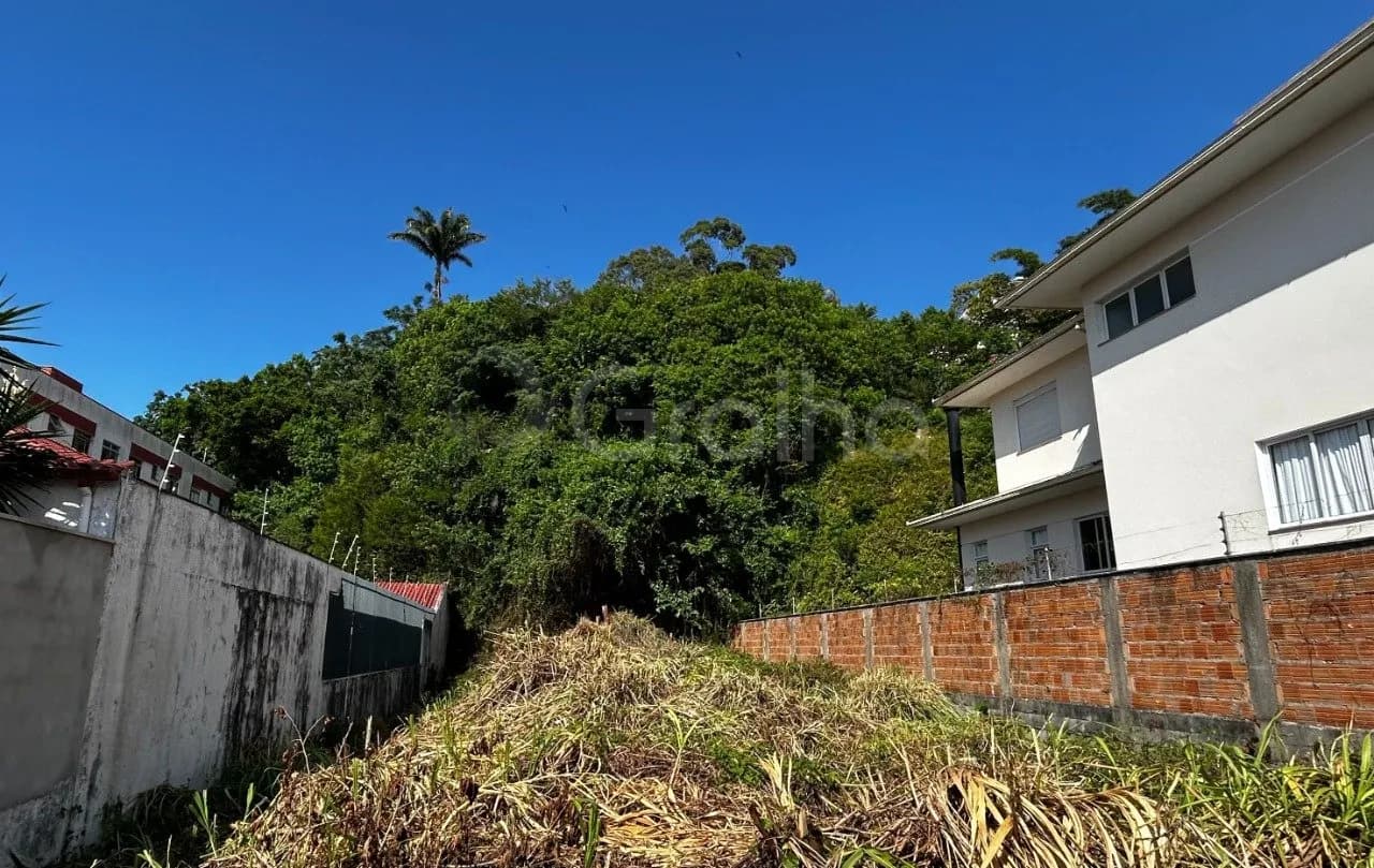 Terreno para venda em Coqueiros com 622 m² — foto principal