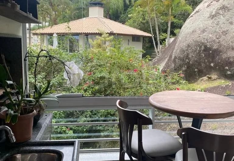 Apartamento para venda com 2 dormitórios em Praia Brava com 65 m² — foto principal
