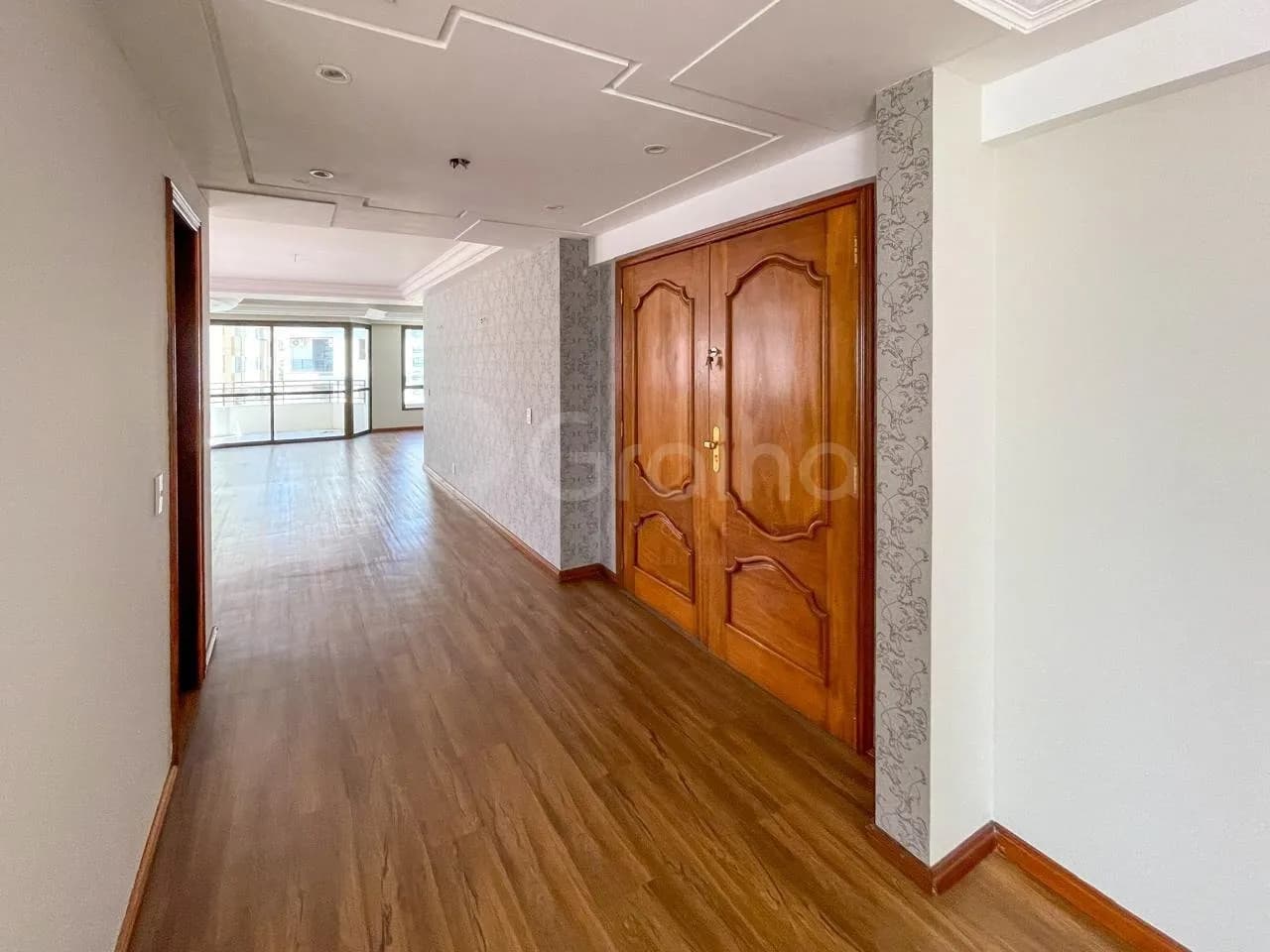 Apartamento para venda com 3 dormitórios em Centro com 254 m² — foto 2