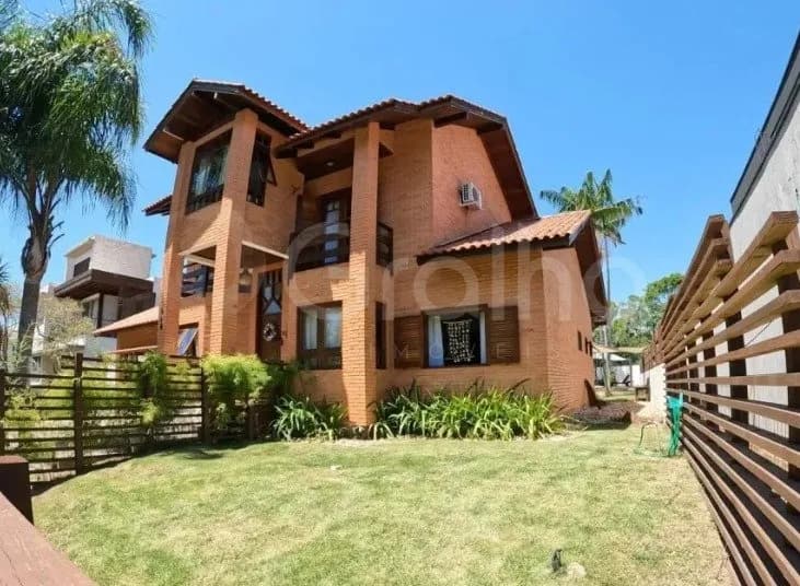 Casa de condomínio para venda com 4 dormitórios em Lagoa Da Conceição com 230 m² — foto principal