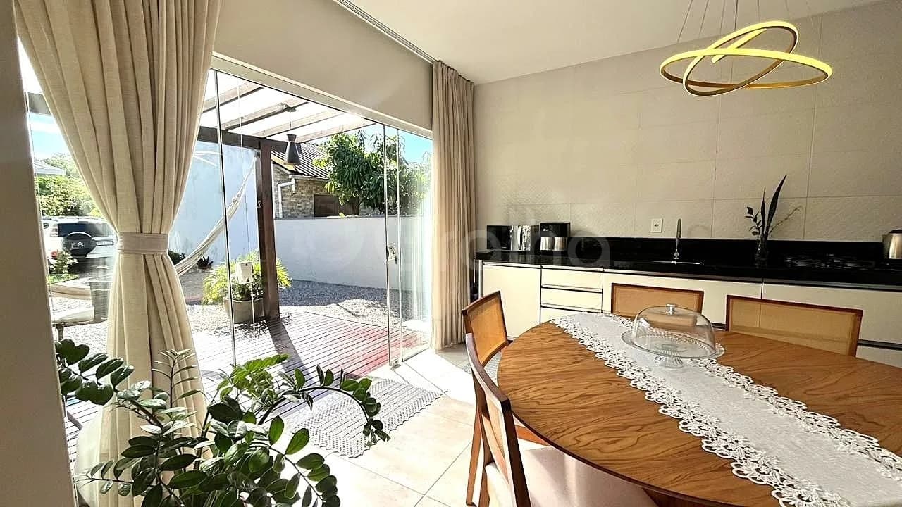 Casa para venda com 2 dormitórios em Praia De Fora com 206 m² — foto 2