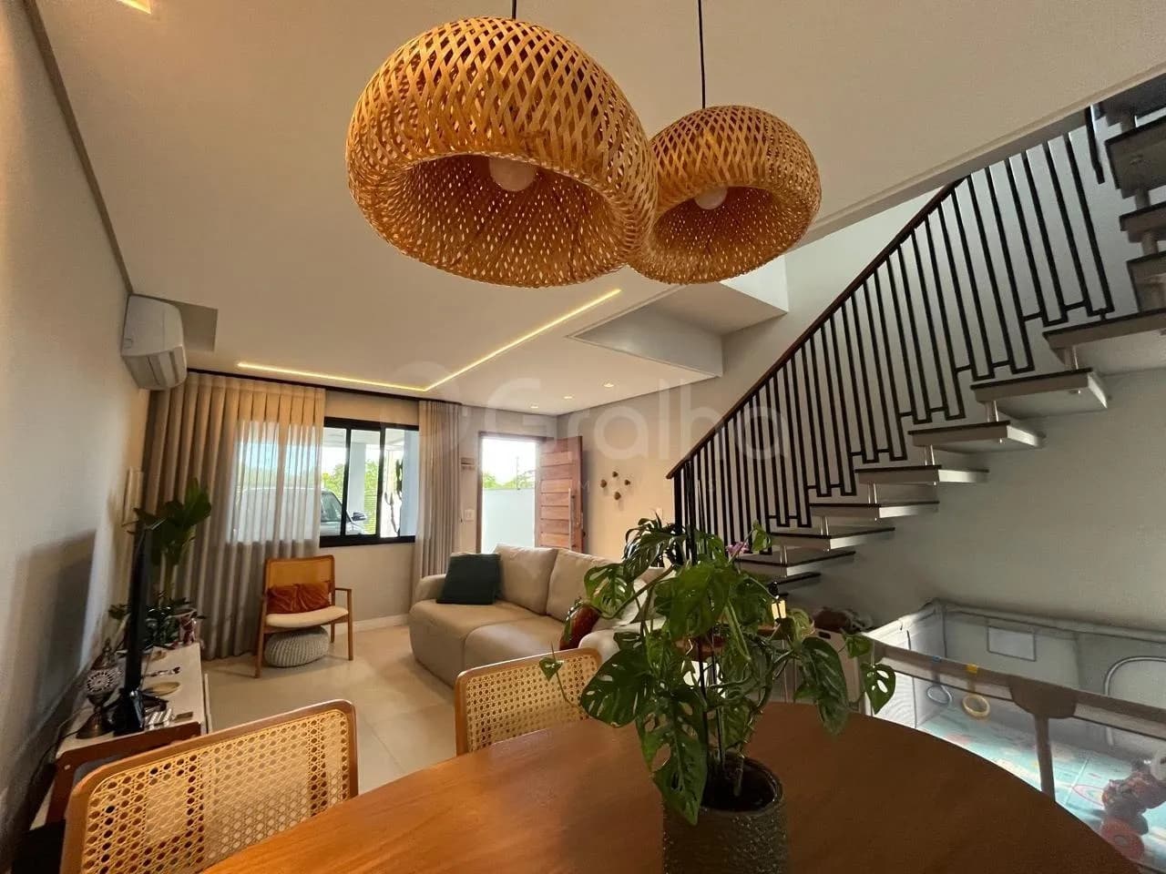 Casa para venda com 3 dormitórios em Campeche com 178 m² — foto 2