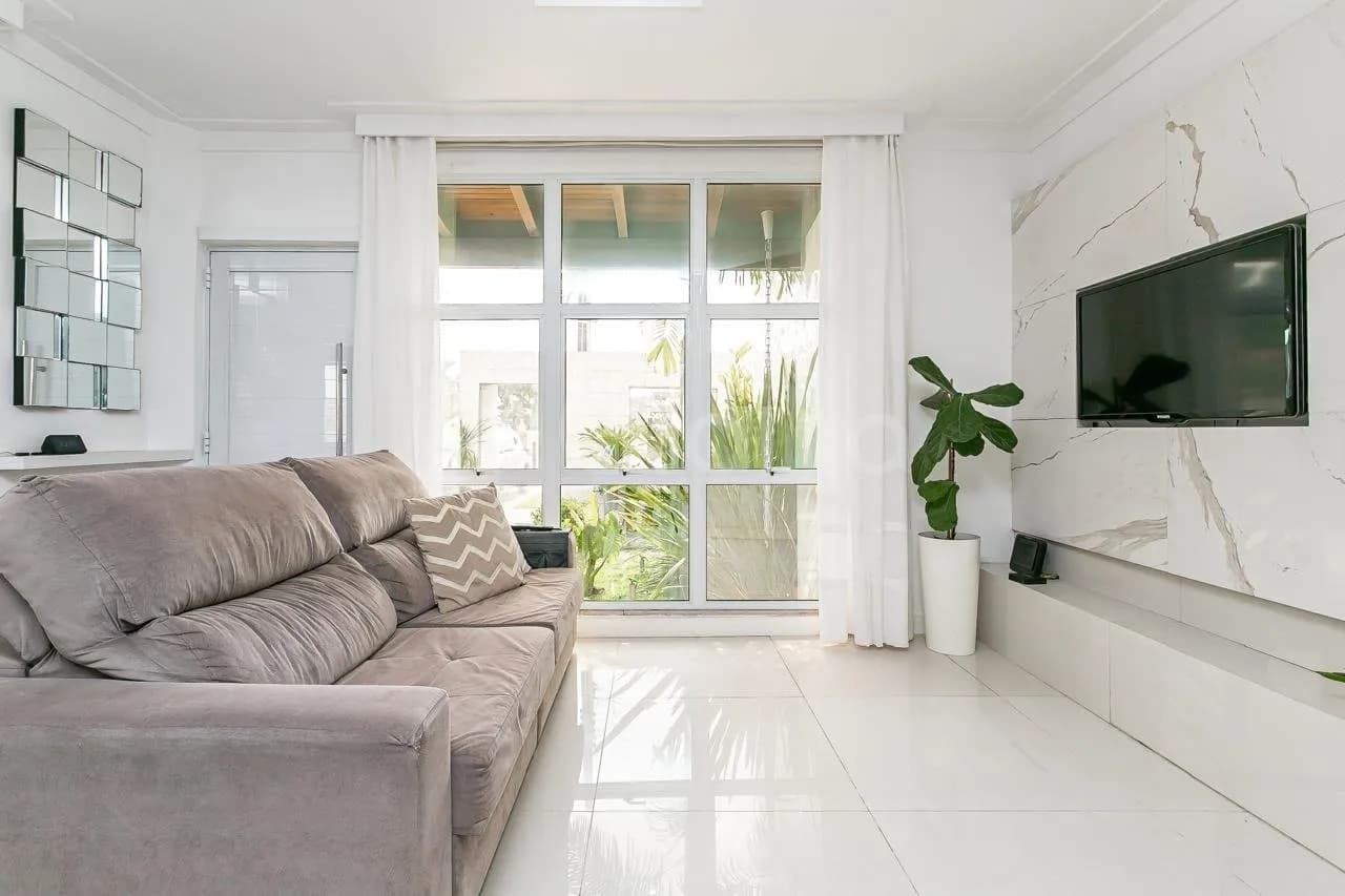 Casa de condomínio para venda com 5 dormitórios em Canasvieiras com 269 m² — foto principal