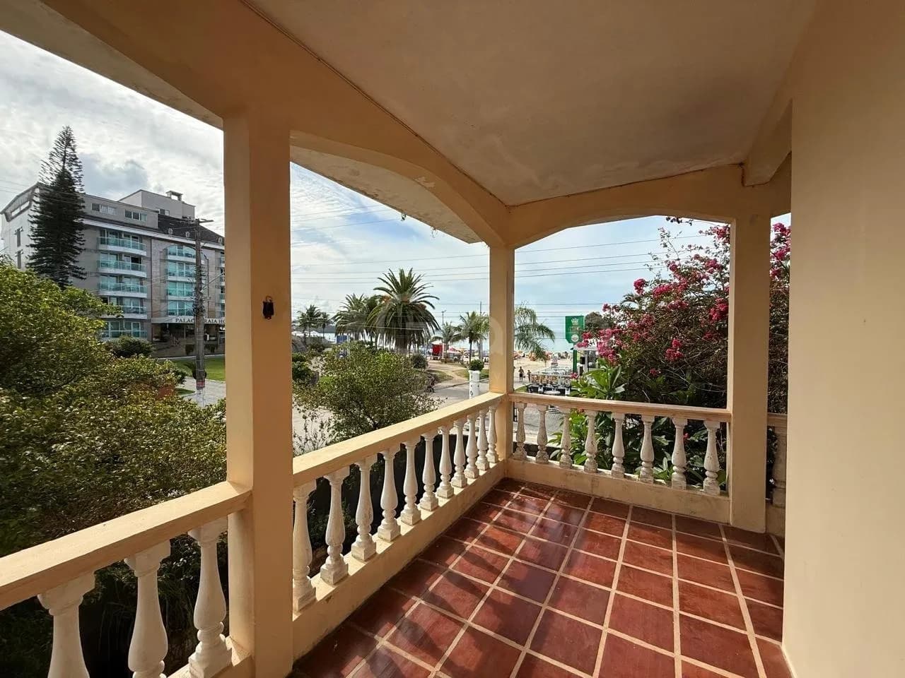 Casa para venda com 3 dormitórios em Canasvieiras com 281 m²