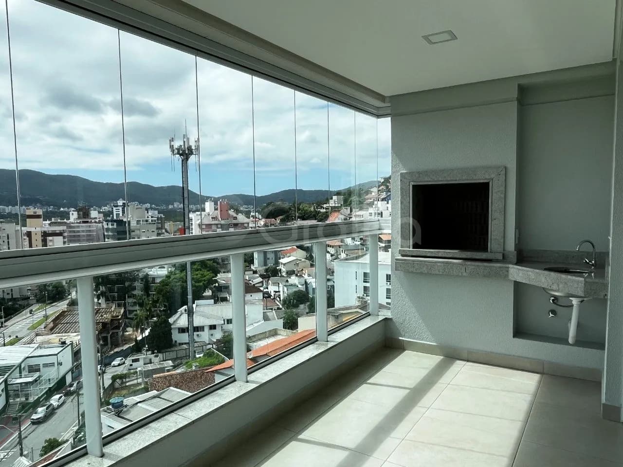 Apartamento para venda com 3 dormitórios em Agronômica com 107 m² — foto principal