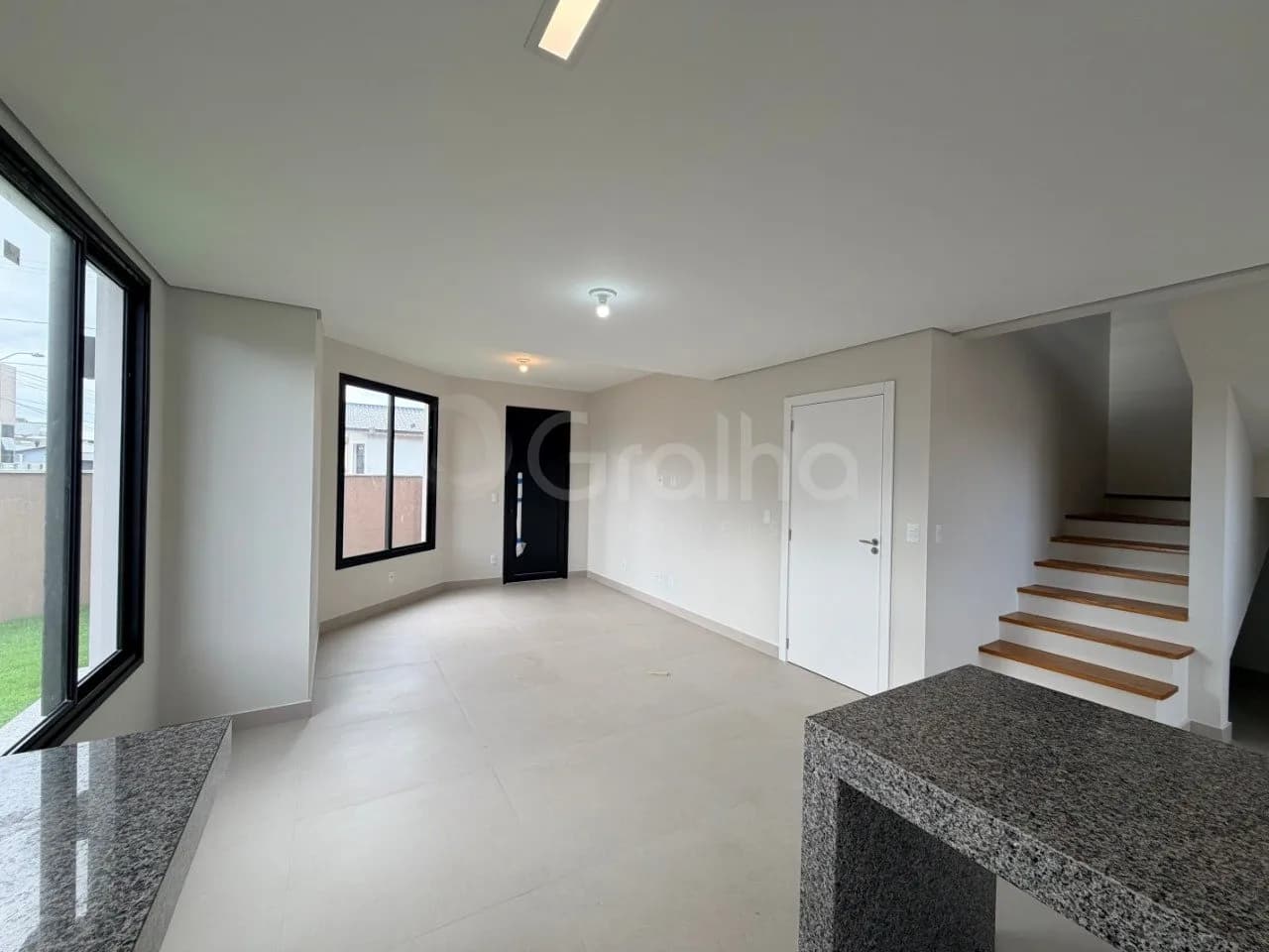 Casa para venda com 3 dormitórios em Carianos com 142 m² — foto 2