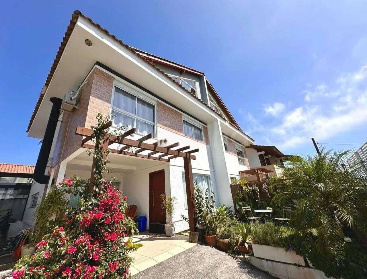 Casa para venda com 5 dormitórios em Pântano Do Sul com 166 m² — foto principal