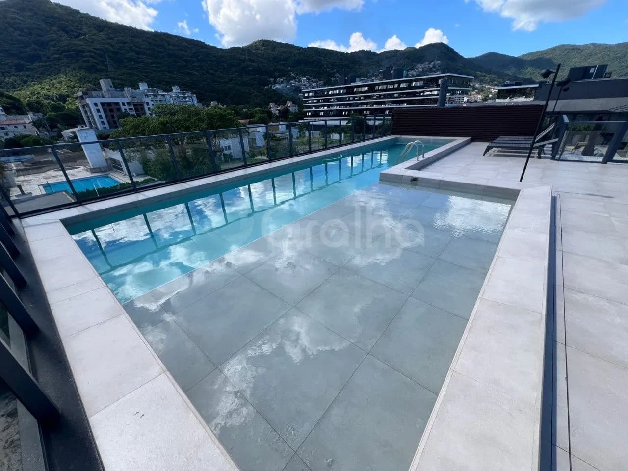 Apartamento para venda com 1 dormitório, em Saco Grande com 55 m² — foto principal