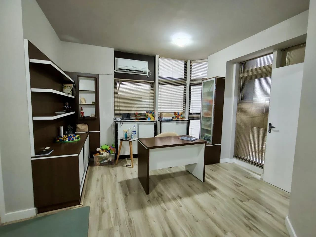 Sala comercial para venda em Centro com 32 m² — foto principal