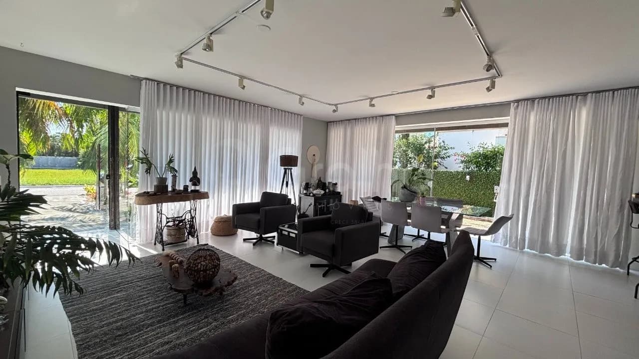 Casa de condomínio para venda com 3 dormitórios em Campeche com 202 m² — foto principal