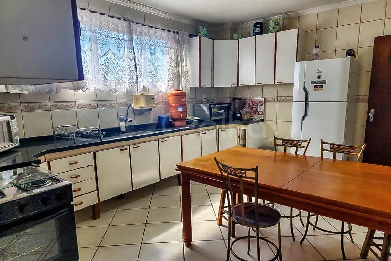 Cobertura para venda com 4 dormitórios em Coqueiros com 208 m² — foto 3