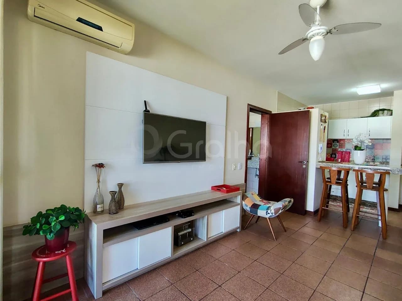 Apartamento para venda com 1 dormitório, em Canasvieiras com 51 m² — foto 2