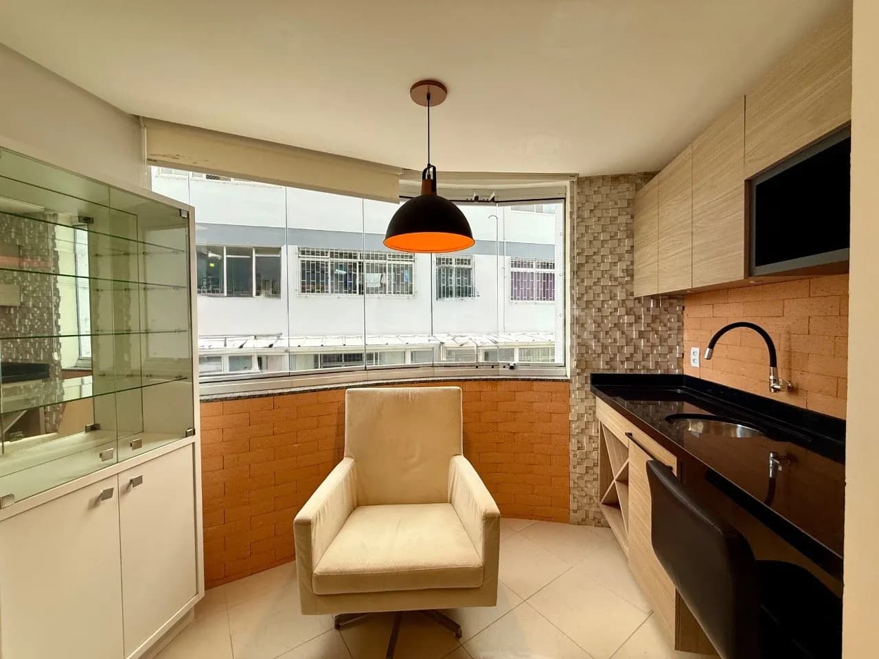 Apartamento para venda com 3 dormitórios em Coqueiros com 114 m² — foto 4