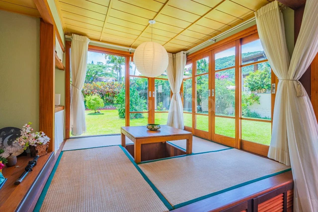 Casa para venda com 4 dormitórios em Sambaqui com 238 m² — foto 2