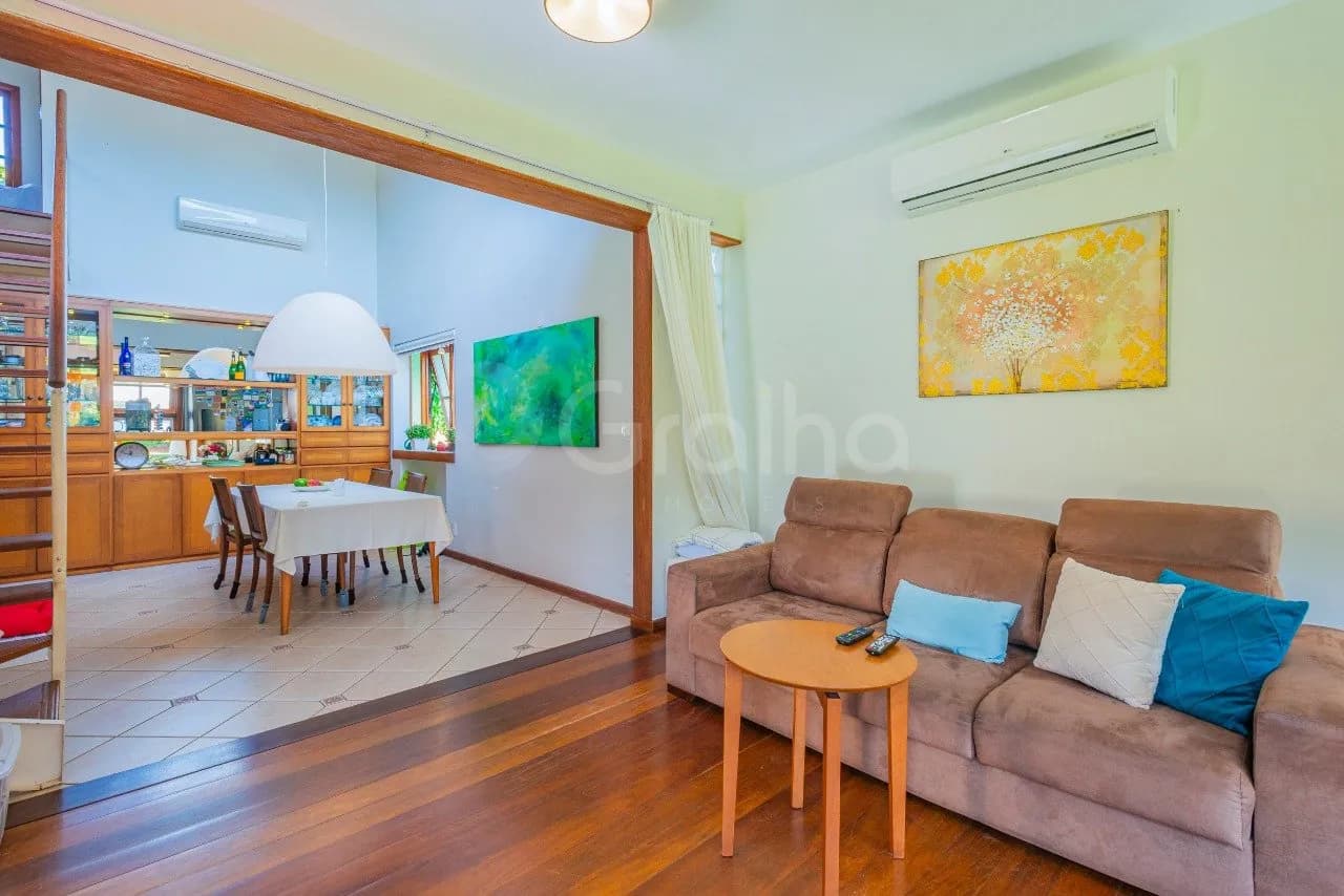 Casa para venda com 4 dormitórios em Sambaqui com 238 m² — foto 5