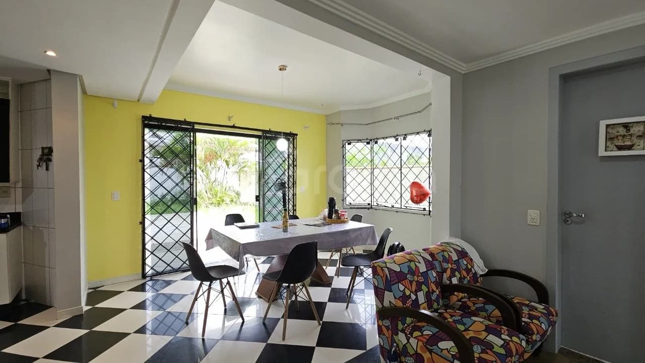 Casa para venda com 4 dormitórios em Carianos com 186 m² — foto 2