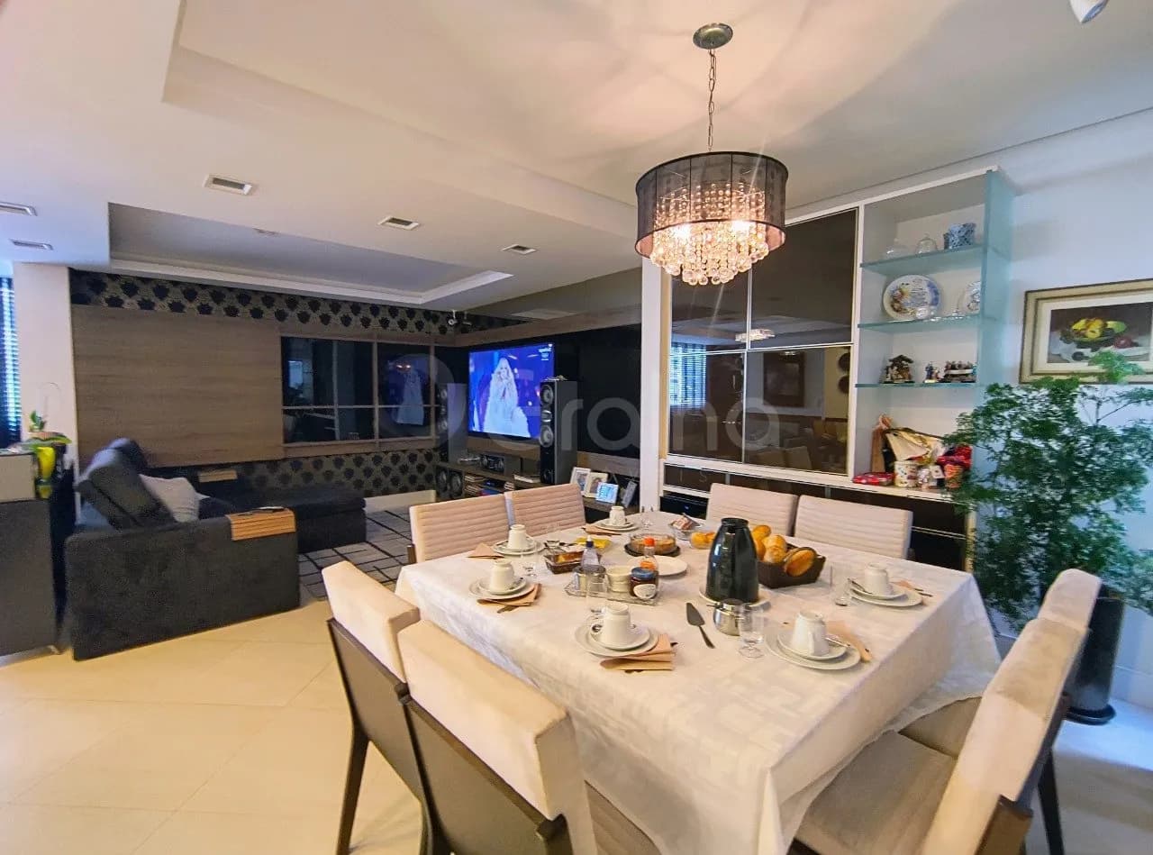 Casa para venda com 8 dormitórios em Carvoeira com 530 m² — foto 2