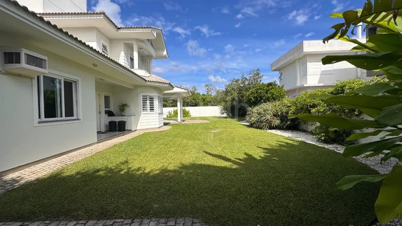 Casa de condomínio para venda com 4 dormitórios em Saco Grande com 343 m² — foto 2