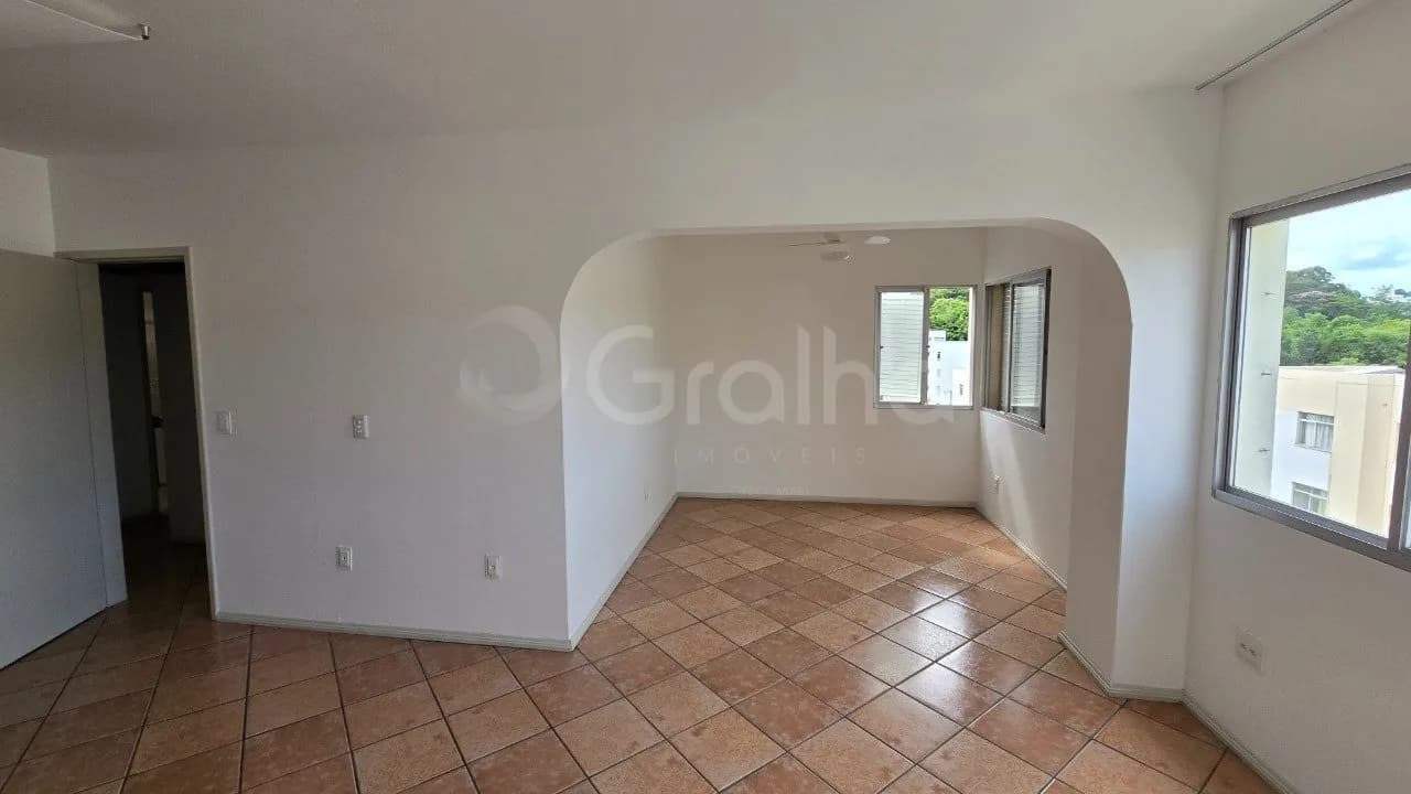 Apartamento para venda com 3 dormitórios em Carvoeira com 101 m² — foto 2