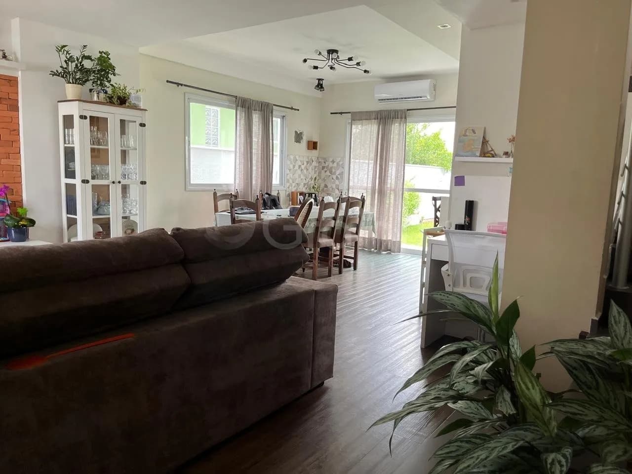 Casa para venda com 4 dormitórios em Carianos com 160 m² — foto 2