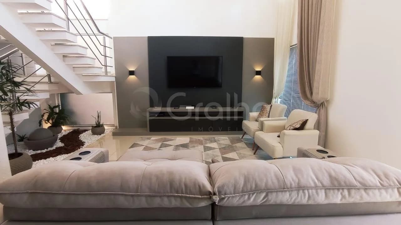 Casa para venda com 4 dormitórios em Pedra Branca com 274 m² — foto 2