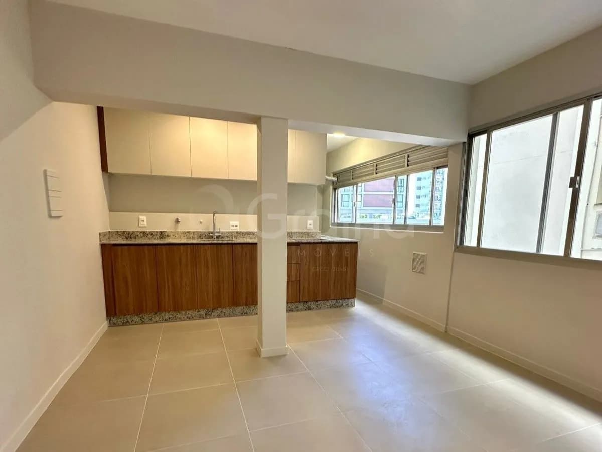 Apartamento para venda com 1 dormitório, em Centro com 43 m² — foto 3