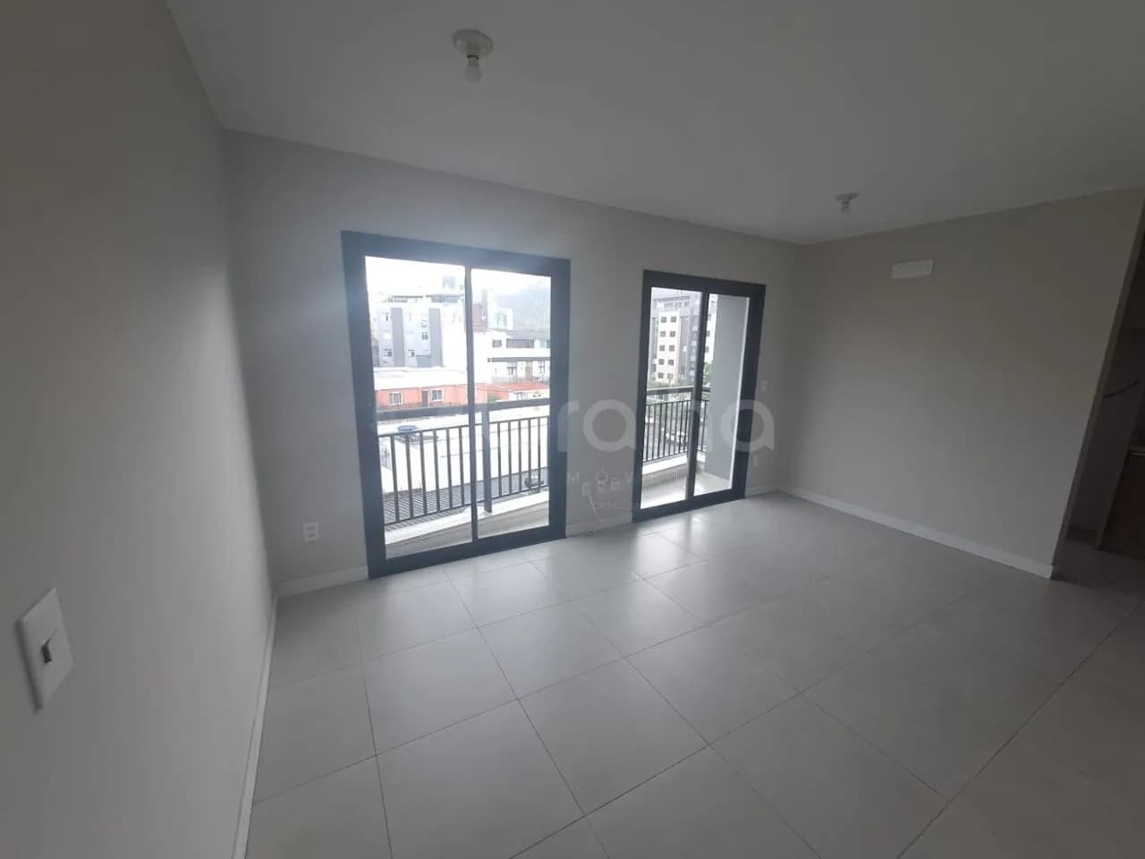 Estúdio para venda com 1 dormitório, em Carvoeira com 38 m² — foto principal