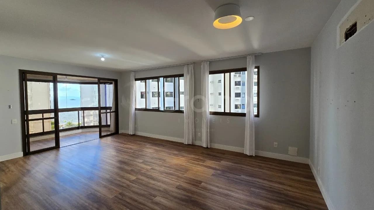 Apartamento para venda com 3 dormitórios em Agronômica com 121 m² — foto principal