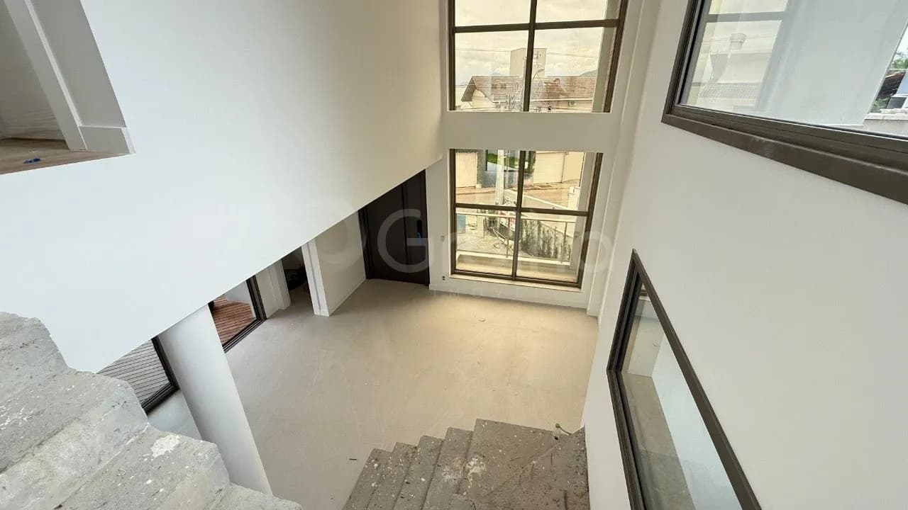 Casa para venda com 4 dormitórios em Cacupé com 302 m² — foto 2