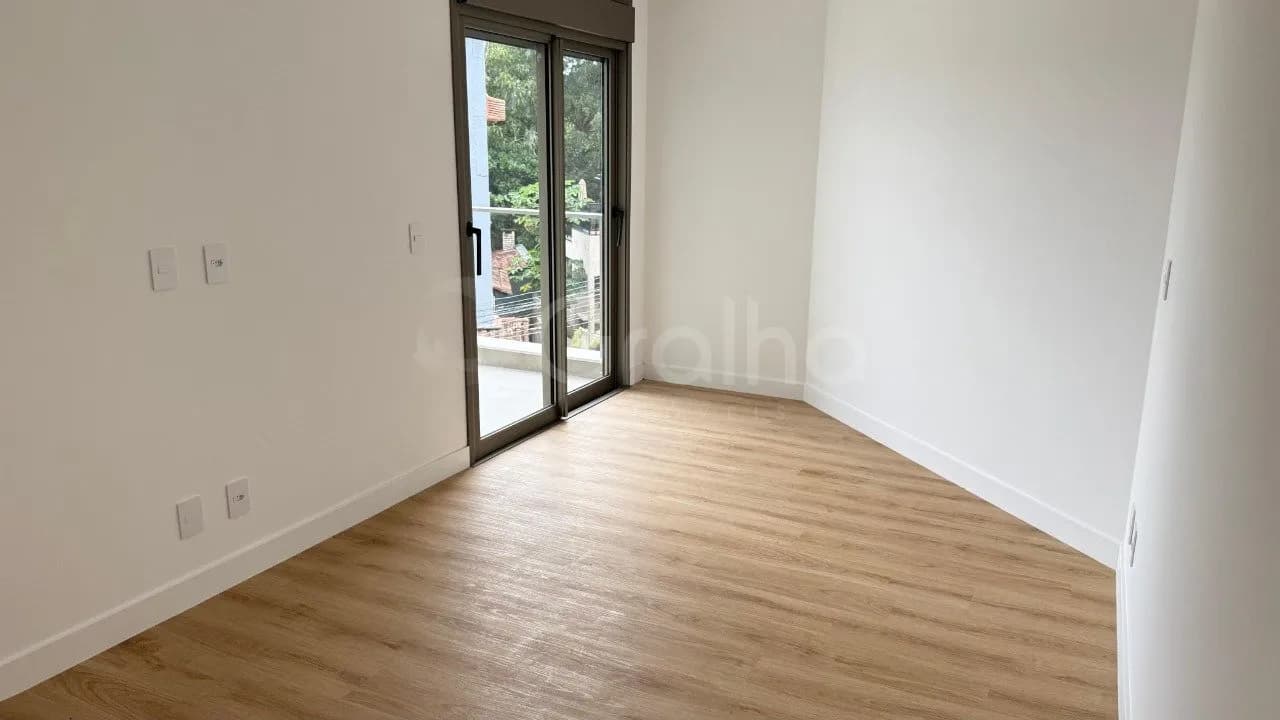 Casa para venda com 4 dormitórios em Cacupé com 302 m² — foto 4