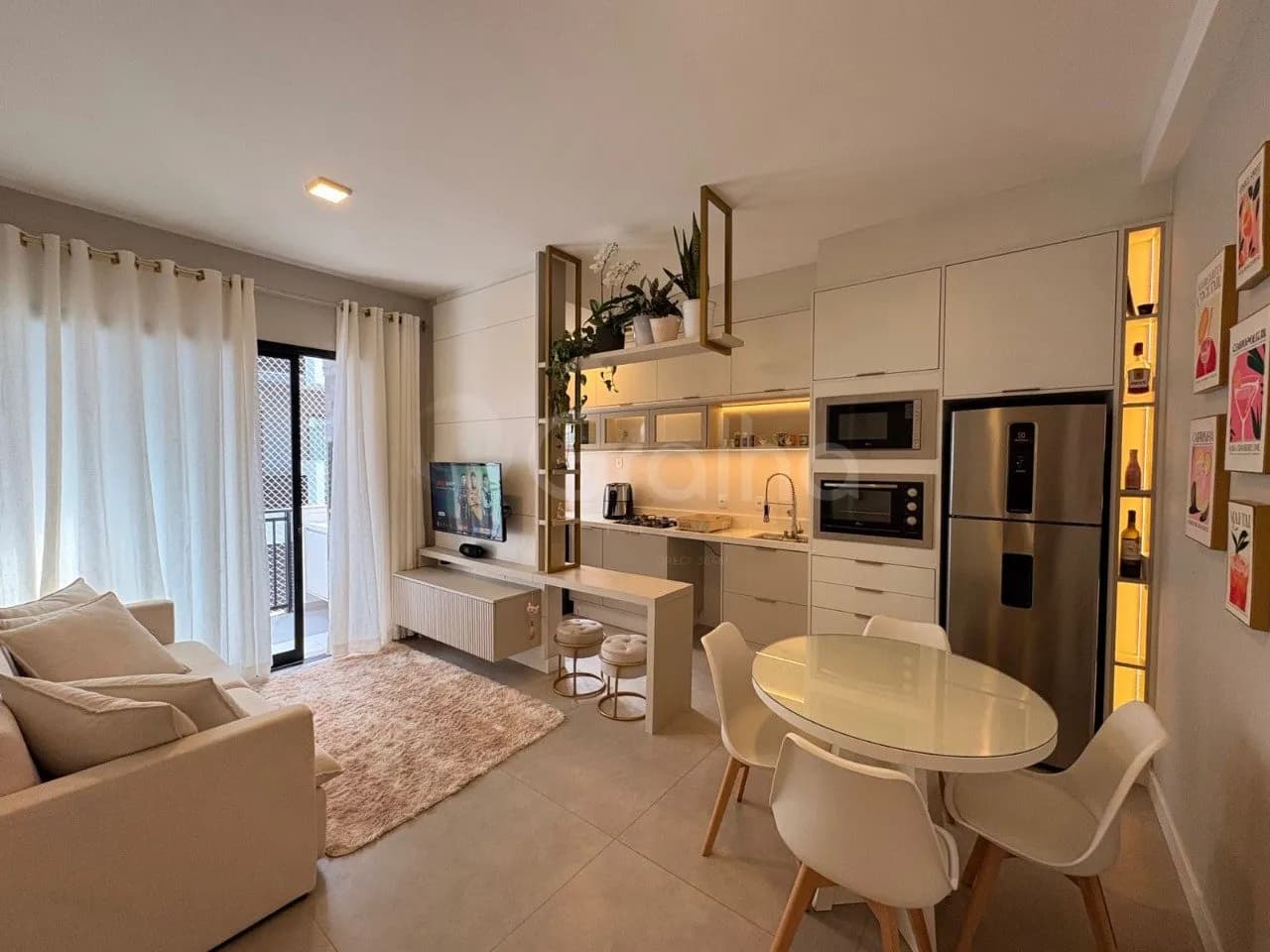 Apartamento para venda com 1 dormitório, em Cachoeira Do Bom Jesus com 56 m² — foto principal