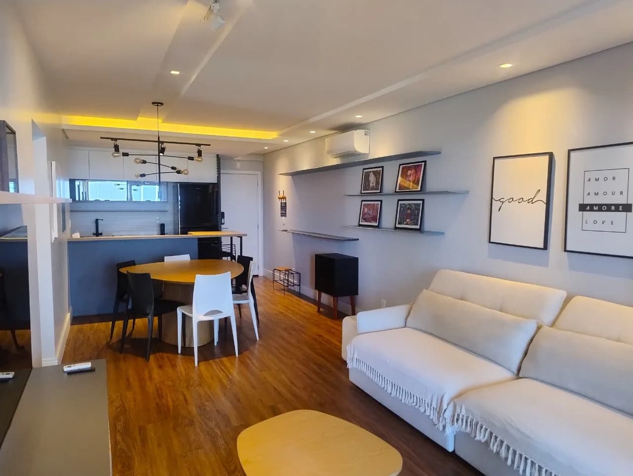 Apartamento para venda com 2 dormitórios em Campeche com 92 m² — foto principal