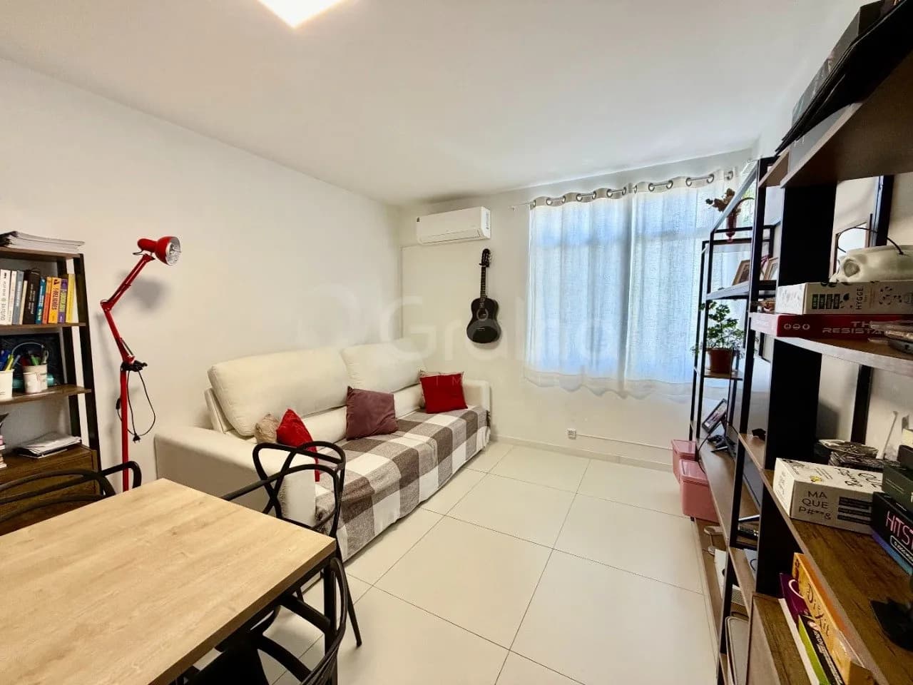 Apartamento para venda com 2 dormitórios em Carvoeira com 57 m²