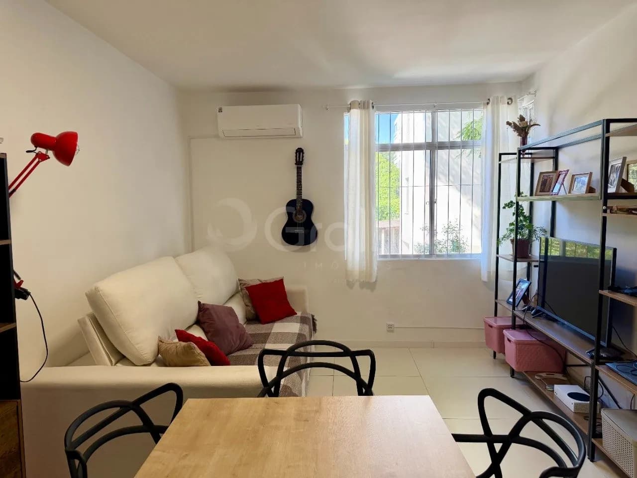 Apartamento para venda com 2 dormitórios em Carvoeira com 57 m² — foto 2