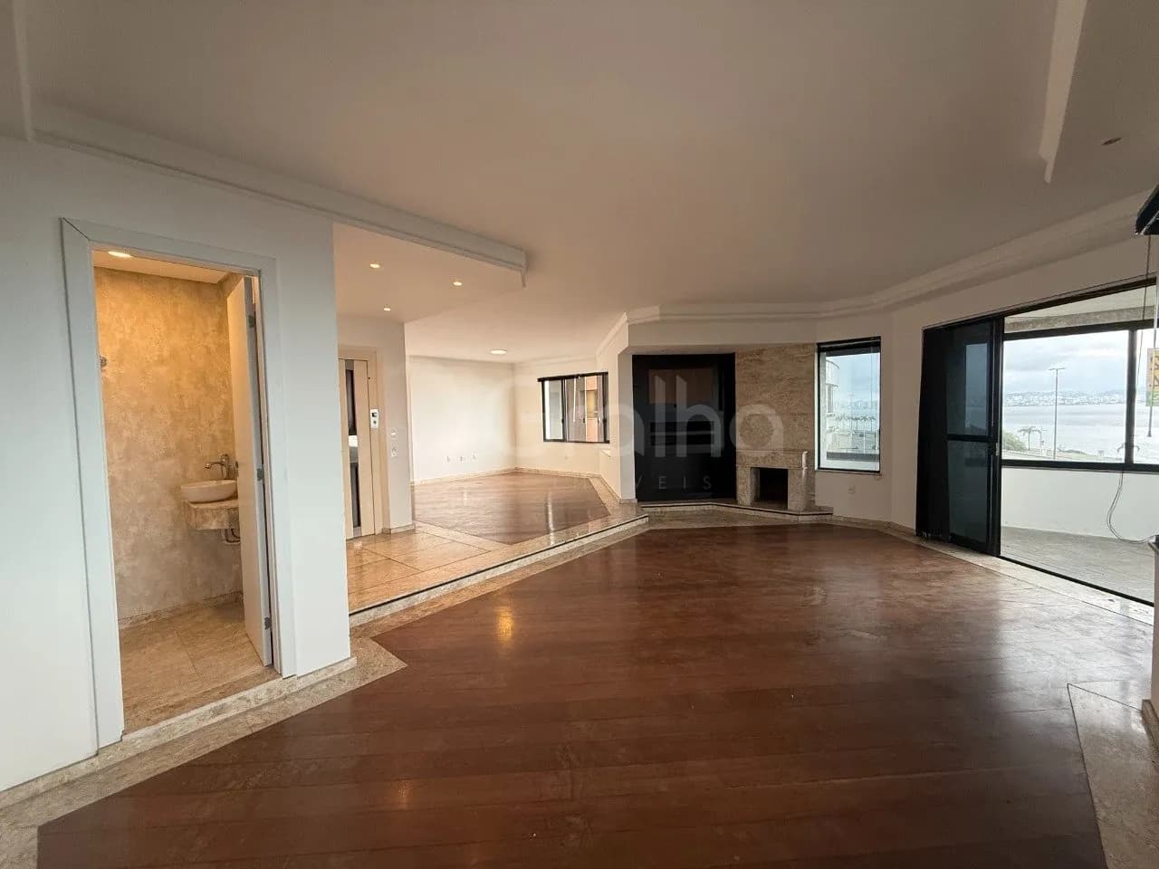 Apartamento para venda com 3 dormitórios em Agronômica com 157 m² — foto 4