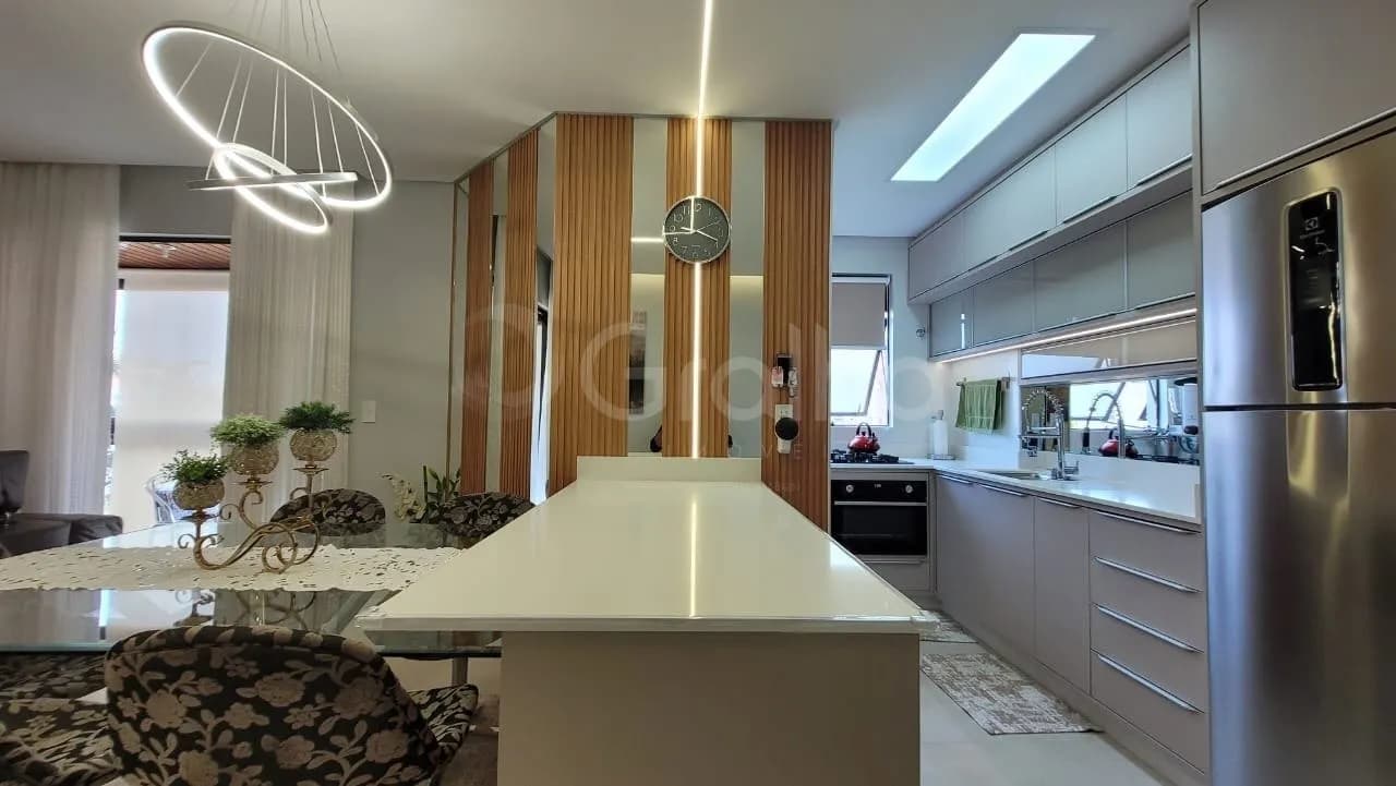 Apartamento para venda com 2 dormitórios em Agronômica com 73 m² — foto 2