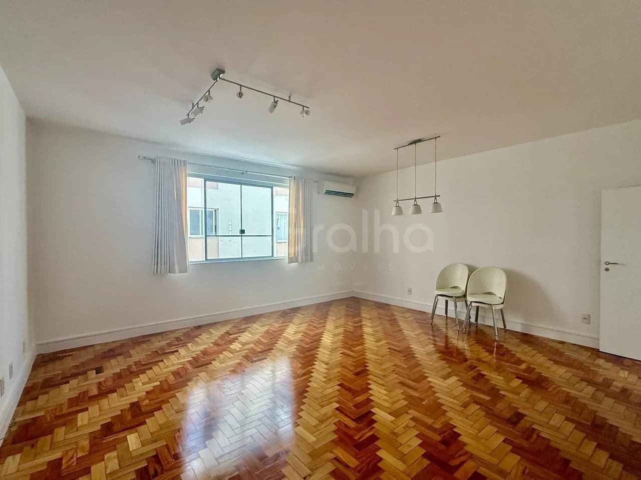 Apartamento para venda com 3 dormitórios em Centro com 139 m² — foto principal