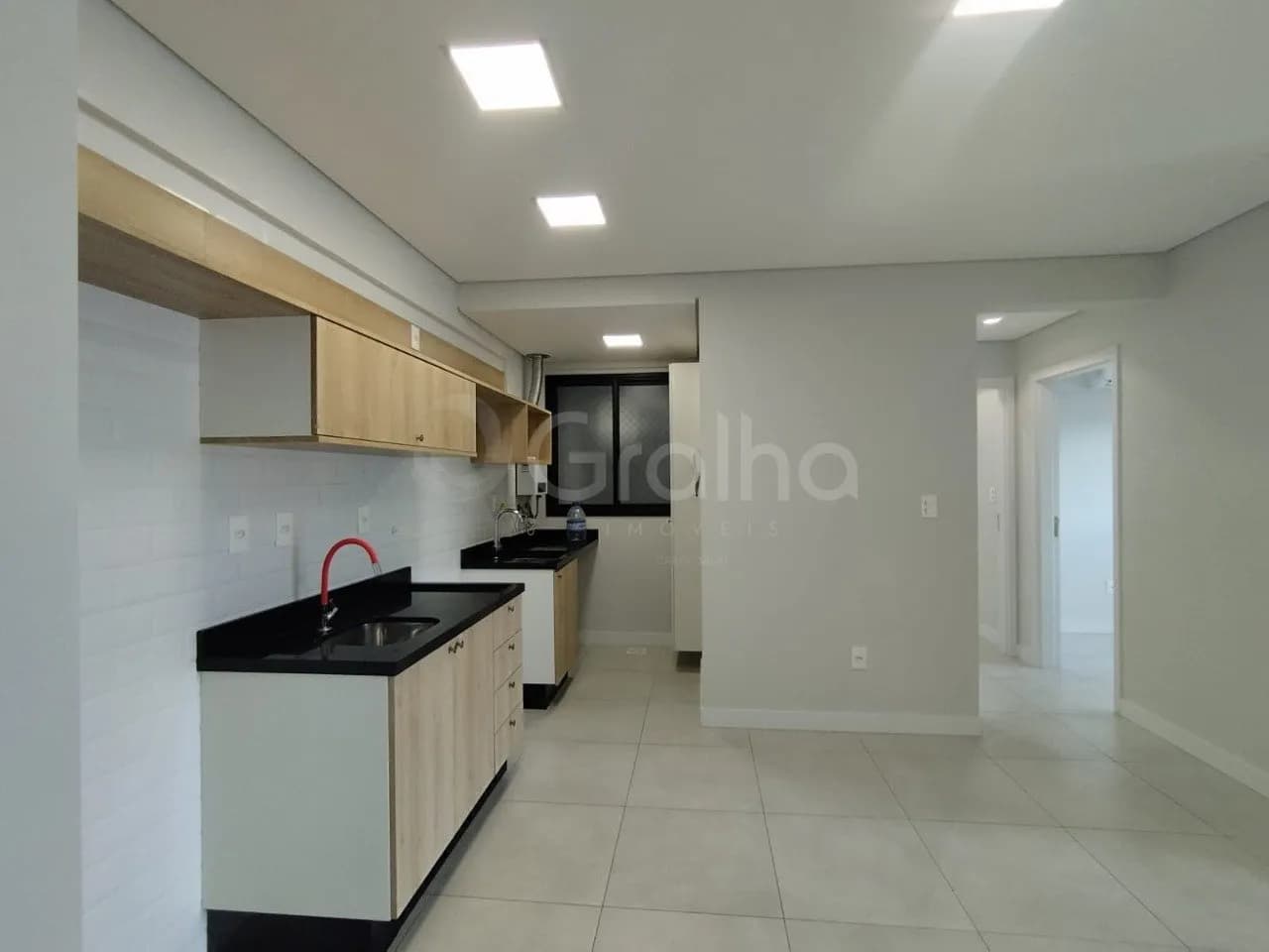 Apartamento para venda com 2 dormitórios em Campeche com 72 m² — foto 2