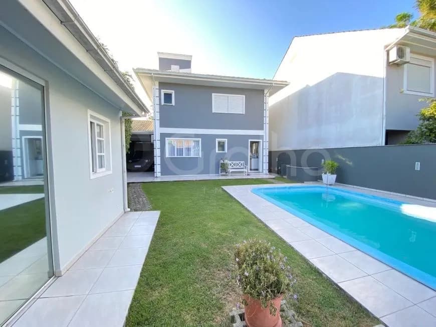Casa para venda com 5 dormitórios em Santa Mônica com 240 m²
