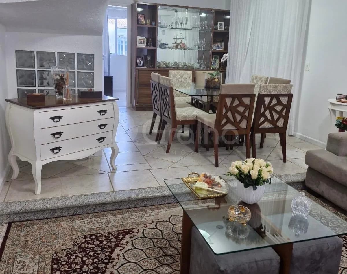 Casa para venda com 5 dormitórios em Santa Mônica com 240 m² — foto 2