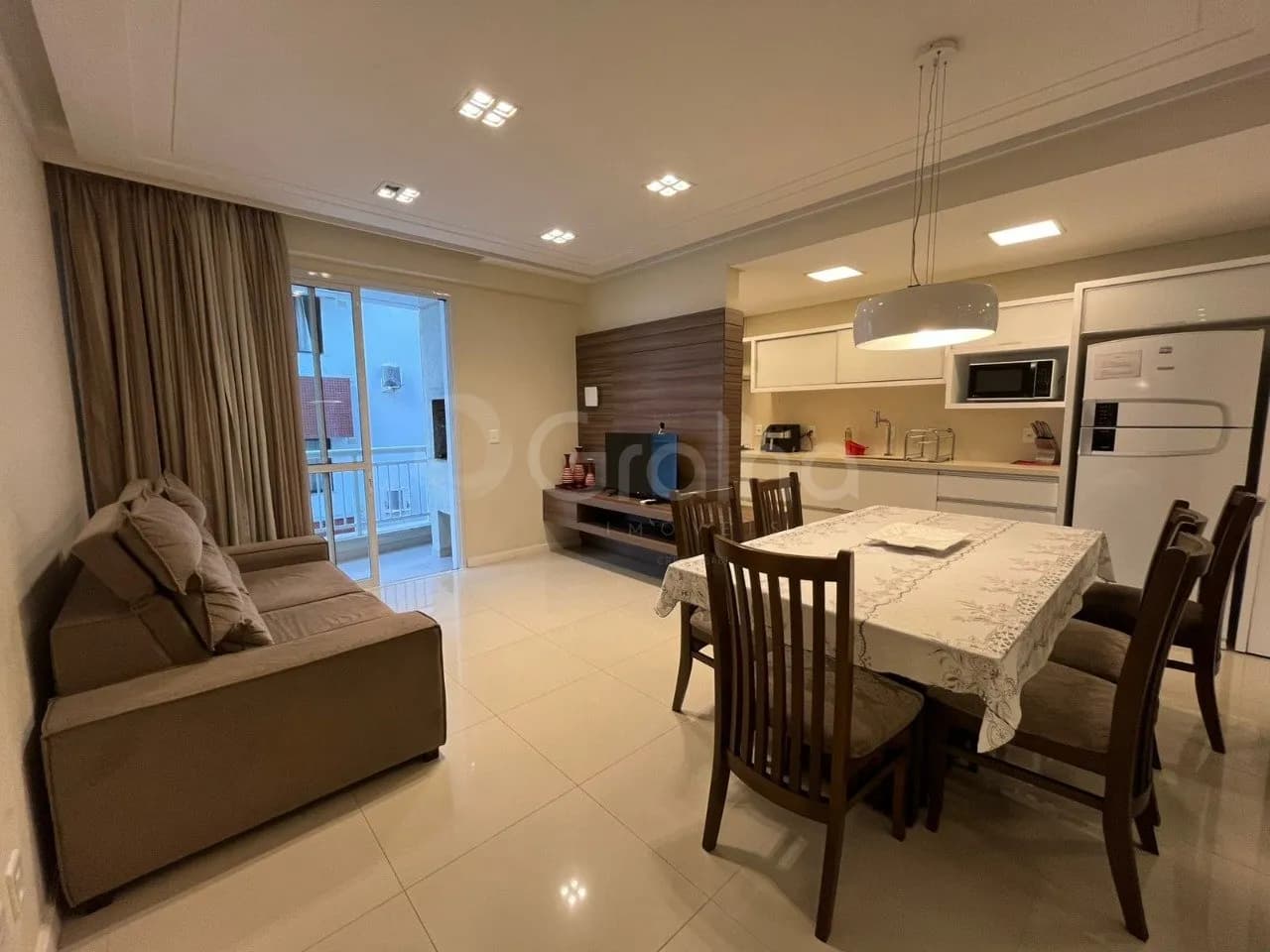 Apartamento para venda com 2 dormitórios em Ingleses com 76 m²