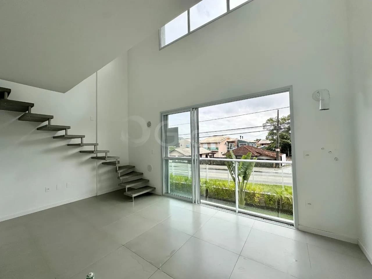 Loft para venda com 1 dormitório, em Ribeirão da Ilha com 41 m² — foto principal