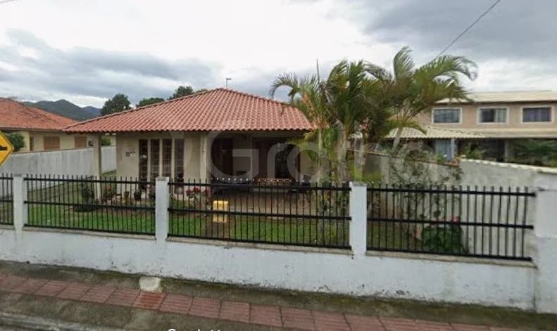 Casa para venda com 3 dormitórios em Campeche com 196 m² — foto principal