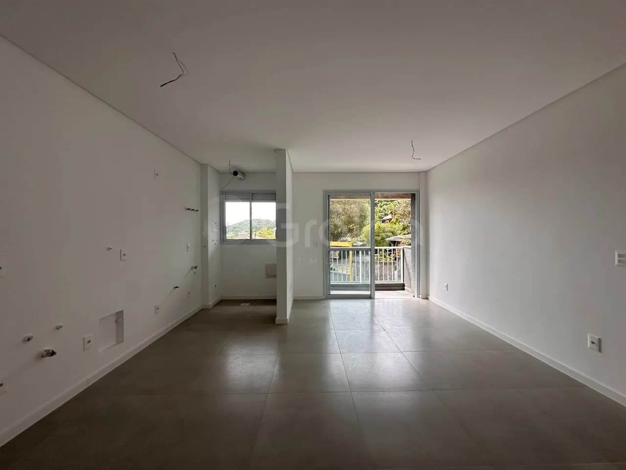 Apartamento para venda com 2 dormitórios em Ribeirão da Ilha com 69 m² — foto 2