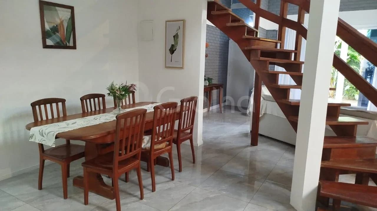 Casa para venda com 3 dormitórios em Campeche com 250 m² — foto 2