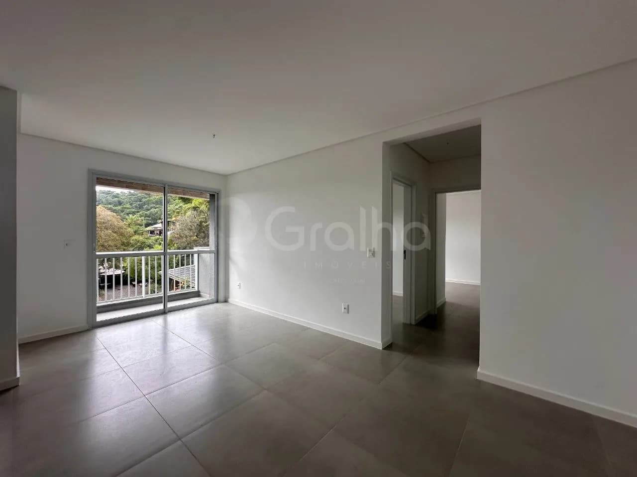 Apartamento para venda com 2 dormitórios em Ribeirão da Ilha com 69 m² — foto 2